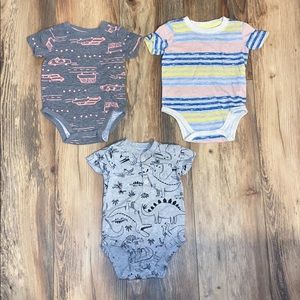 Short sleeve onesie bundle